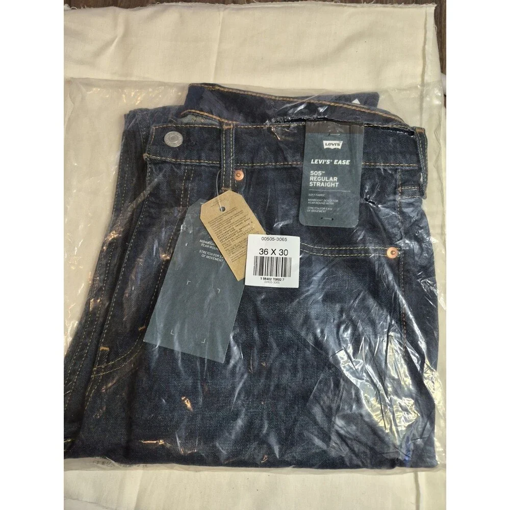 Levi's Ease Men's 505 Regular Fit Straight Dark Wash Blue Stretch Denim 36